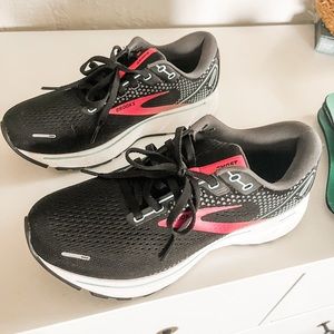 Brooks Ghost 14 running shoes- women’s size 9